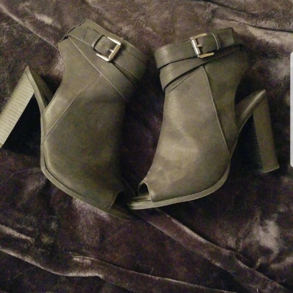 Womens open toe heeled booties